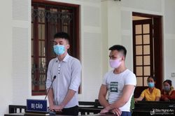 Vận chuyển 'kẹo', đôi bạn 'dắt nhau' vào tù