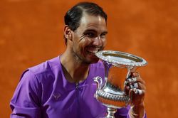 Hạ bệ Djokovic, Nadal hoàn tất 'cú Decima' tại Rome Masters