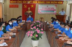 Gặp gỡ, đối thoại với cử tri lần đầu tham gia bầu cử