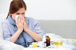 Vì sao người cao tuổi và người bệnh mạn tính cần tiêm phòng cúm mỗi năm?
