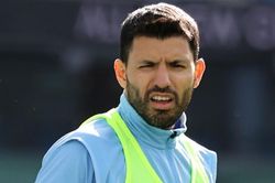 Aguero dính chấn thương