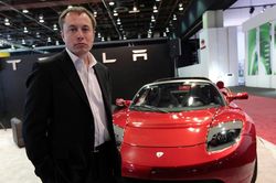 Elon Musk mất vị trí người giàu thứ hai thế giới