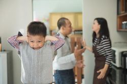 Cặp vợ chồng không được ly dị vì đều từ chối nuôi con