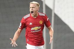 Trực tiếp MU vs Fulham (00h00, 19/5): Đã đến lúc đánh thức Van De Beek
