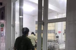Sập tường, 4 cháu nhỏ thương vong