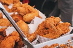 Sinh viên lãnh án tù vì dùng mưu ăn KFC miễn phí suốt 6 tháng