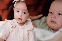 Bé Leon cảm thấy 'mệt mỏi', phản ứng ra mặt khi bị mẹ Hà Hồ làm phiền vì điều này