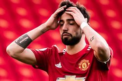Bruno Fernandes nói về cú giật gót cho Cavani