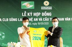 Phan Văn Đức chính thức ở lại SLNA