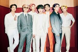 Vượt Taylor Swift, Ariana Grande, Billie Eilish,... BTS lập kỷ lục mới