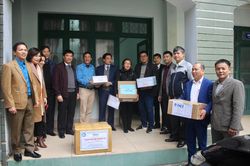 Công đoàn Giáo dục Việt Nam hỗ trợ 124 triệu đồng tới giáo viên vùng dịch