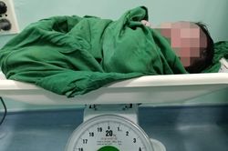 Quảng Nam: Bé gái chào đời nặng gần 6kg