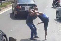 Ngán ngẩm với thói 'hơn thua' khi tham gia giao thông