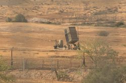 Bên trong 'Vòm Sắt': Lá chắn tên lửa của Israel chống rocket của Hamas như thế nào?