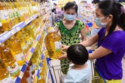 Tiêu dùng nhanh giảm tốc sau cú nhảy nhờ Covid-19