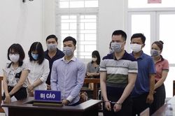 Nhóm đối tượng tổ chức cho người khác trốn đi nước ngoài hầu tòa
