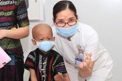 Ghép tủy thành công cho bệnh nhi bị u nguyên thần kinh