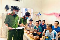 An Giang: Thùng phiếu 'di động' cho người bị tạm giam, tạm giữ thực hiện quyền bầu cử