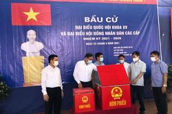 Phó Chủ tịch Thường trực UBND TP Lê Hồng Sơn đánh giá cao công tác chuẩn bị bầu cử của huyện Quốc Oai