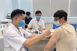 Tiêm vắc-xin quy mô lớn vào cuối năm nay