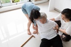 Say nắng và đột quỵ khác nhau thế nào, cách xử lý tốt nhất