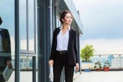 Trang phục đi phỏng vấn: Tuyệt đối tránh xa 8 cách ăn mặc 'mất điểm'