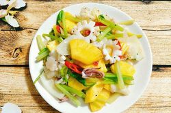 Món ngon mỗi ngày: Mực xào dứa