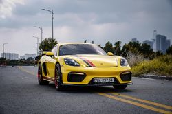 Porsche 718 Cayman độ GT4 mạnh 405 mã lực tại TP.HCM