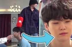 Suga vẫn lạnh lùng 'thiền' dù BTS 'hỗn loạn'