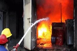 Hỏa hoạn thiêu rụi ba căn nhà tại thành phố Long Xuyên, An Giang