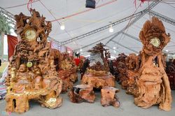 Tận mục bộ bàn ghế gỗ Nu Kháo gần 3 tỷ đồng ở Hà Nội
