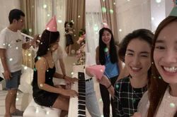Trường Giang tổ chức sinh nhật cho Nhã Phương, netizen chỉ chú ý đến căn biệt thự sang trọng