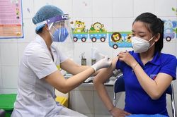 Đẩy nhanh tiến độ tiêm vắc-xin phòng dịch Covid-19