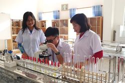 Tổ trưởng Tổ Hóa học chỉ cách làm bài thi môn Hóa đạt điểm cao