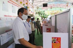 Kiểm tra công tác bầu cử tại huyện Vạn Ninh