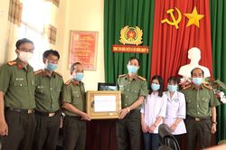 Công an tỉnh sẽ bố trí thùng phiếu di động phục vụ bầu cử tại khu cách ly tập trung