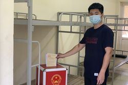 Cử tri bỏ phiếu sớm ở tâm dịch Bắc Ninh