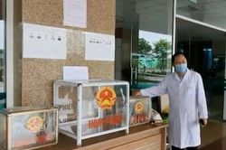 An toàn phòng chống dịch cho cử tri bầu cử tại bệnh viện đang cách ly