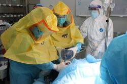 Bác sĩ cứu sản phụ mắc COVID-19, có thai sau 11 năm vô sinh, hiếm muộn