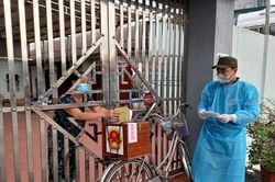 Ấn tượng những hòm phiếu di động tại tâm dịch Bắc Giang