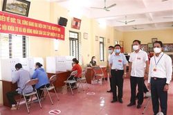 Chủ nhiệm Ủy ban Kiểm tra Thành ủy Hà Nội kiểm tra công tác bầu cử tại Gia Lâm