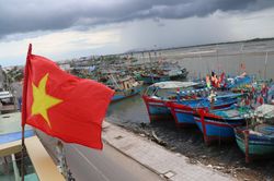 Ngư dân Bà Rịa – Vũng Tàu cập bến sớm để tham gia ngày hội toàn dân