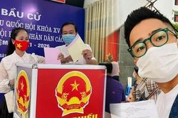 MC Nguyên Khang, Trung Ruồi cùng dàn nghệ sĩ Việt dậy sớm đi bầu cử, chia sẻ cảm xúc