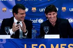 Chelsea, Liverpool sẽ kết thúc top 4, Messi ở lại Barca
