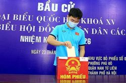 Xuân Trường, Văn Toàn, Công Phượng cùng đồng đội hào hứng đi bầu cử