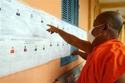 Sóc Trăng: Cử tri sư sãi Khmer tích cực đi bầu cử từ sáng sớm