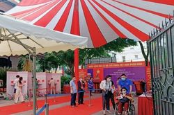 Hà Nội như ngày hội, cử tri Thủ đô phấn khởi hoàn thành quyền và nghĩa vụ công dân