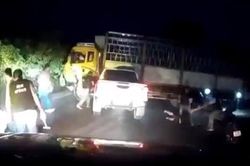 Phục kích bắt 2 đối tượng vận chuyển ma túy như phim hành động