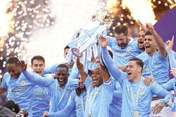 Tiền thưởng Ngoại hạng Anh 2020/21: Man City, MU bỏ túi bao nhiêu?