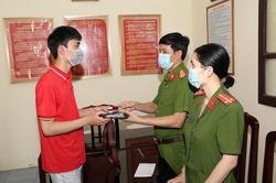 Hà Nam: Nhặt được của rơi, trả người bị mất
